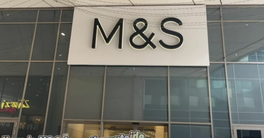 H εταιρεία Marks & Spencer κλείνει 11 καταστήματα τροφίμων στη Γαλλία