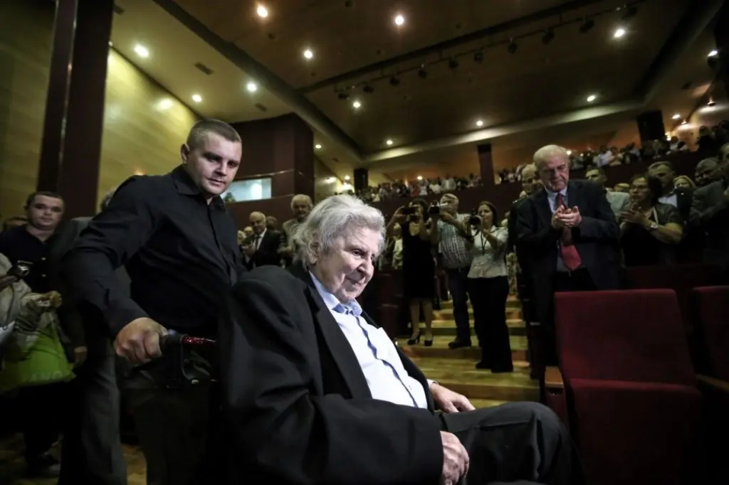 Η τελευταία επίσκεψη του Μίκη Θεοδωράκη στα Χανιά – “Σας χαιρετώ, δεν ξέρω πότε θα τα ξαναπούμε” (vid)