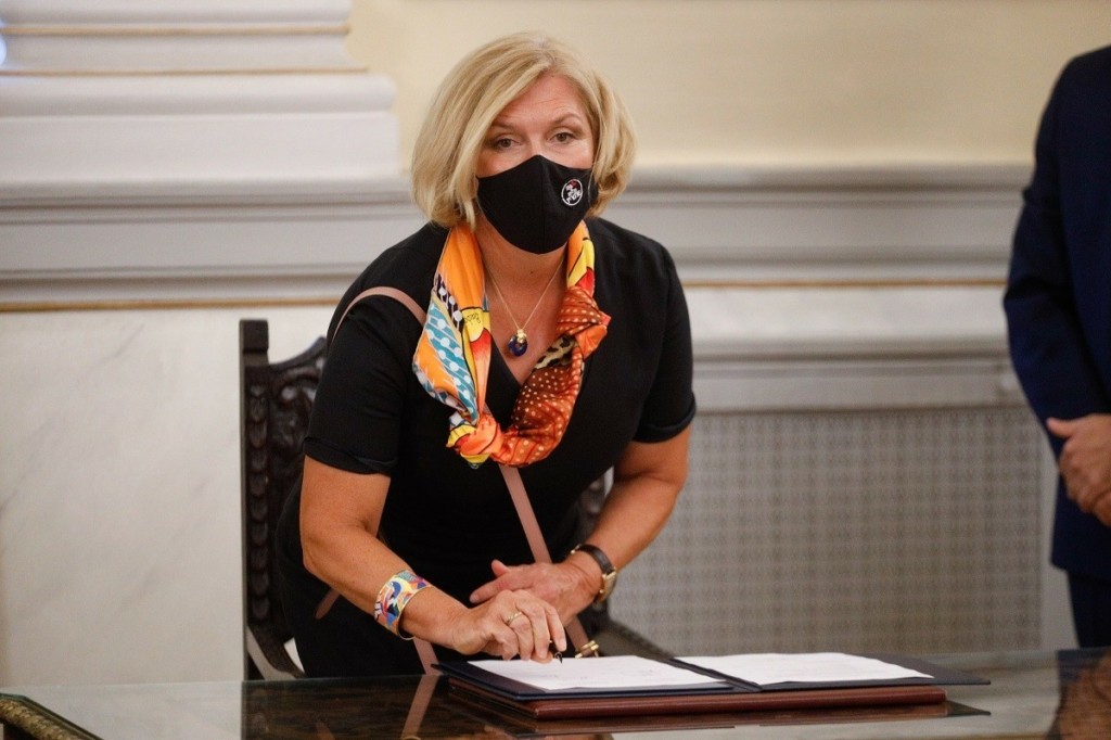“Δεν πρέπει να υπάρχει πολιτική αντιπαράθεση για τον εμβολιασμό” – Τι δήλωσε η Μίνα Γκάγκα (vid)