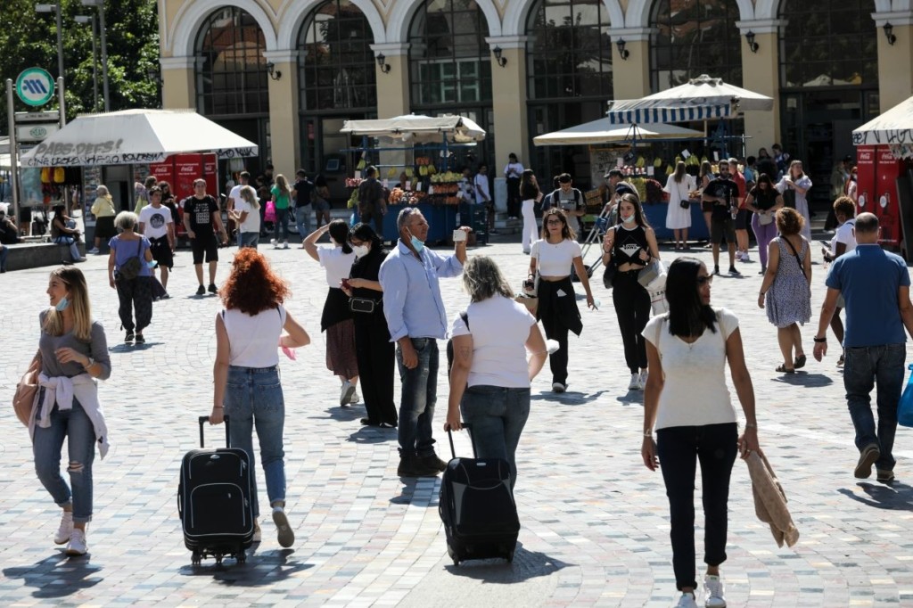 Φόβοι των επιστημόνων για επιδείνωση της πανδημίας μόλις πέσει η θερμοκρασία – Οι δύσκολες προβλέψεις
