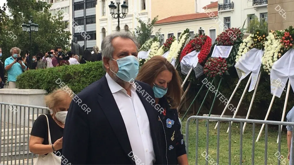 Ο Χρήστος Παπουτσής τίμησε τον Μίκη Θεοδωράκη – “Για πάντα χαραγμένος στη μνήμη του ελληνικού λαού” (pics&vid)