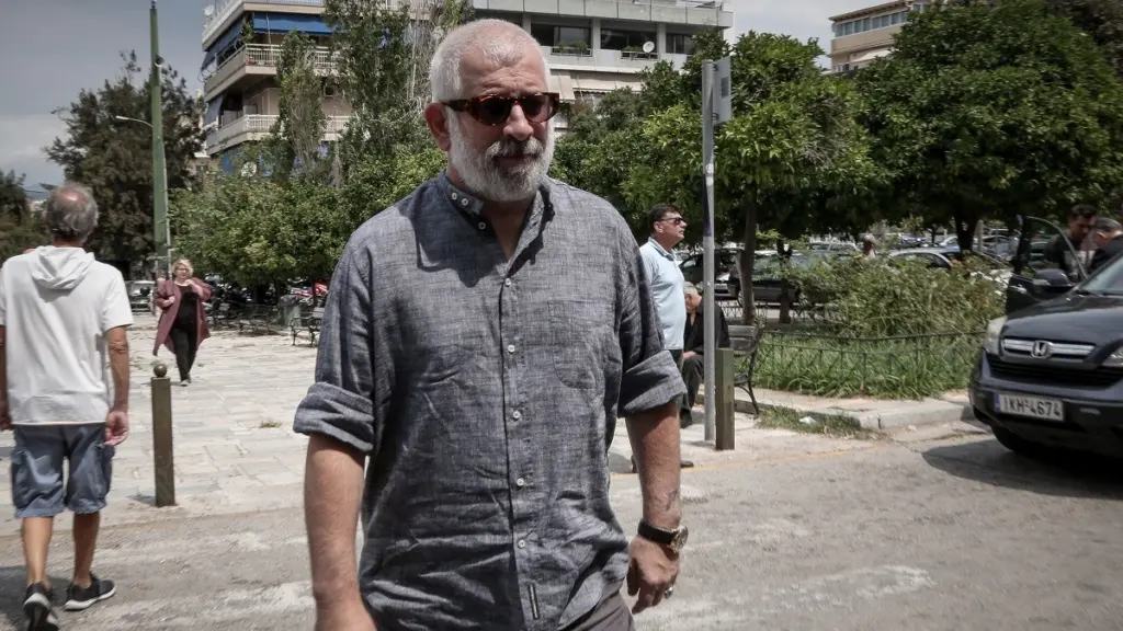 Την υπεράσπιση του Πέτρου Φιλιππίδη ανέλαβε ο Δημητρακόπουλος – Η άγρια κόντρα στον αέρα με τη Σκορδά (vid)