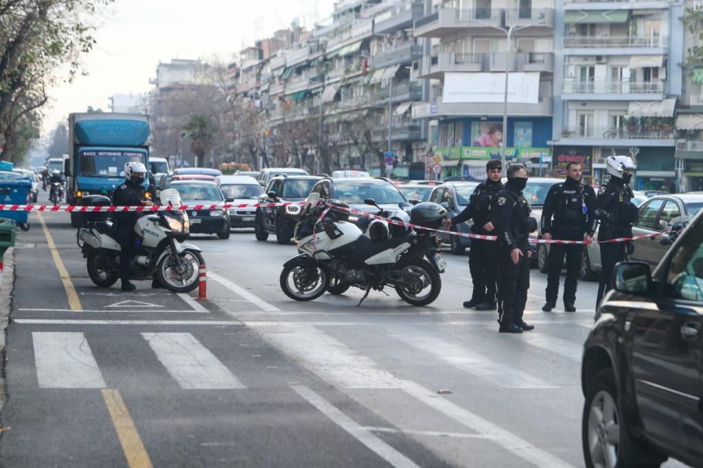 Άγριο πιστολίδι στη Θεσσαλονίκη – Ο καυγάς που παραλίγο να καταλήξει σε μακελειό (vid)