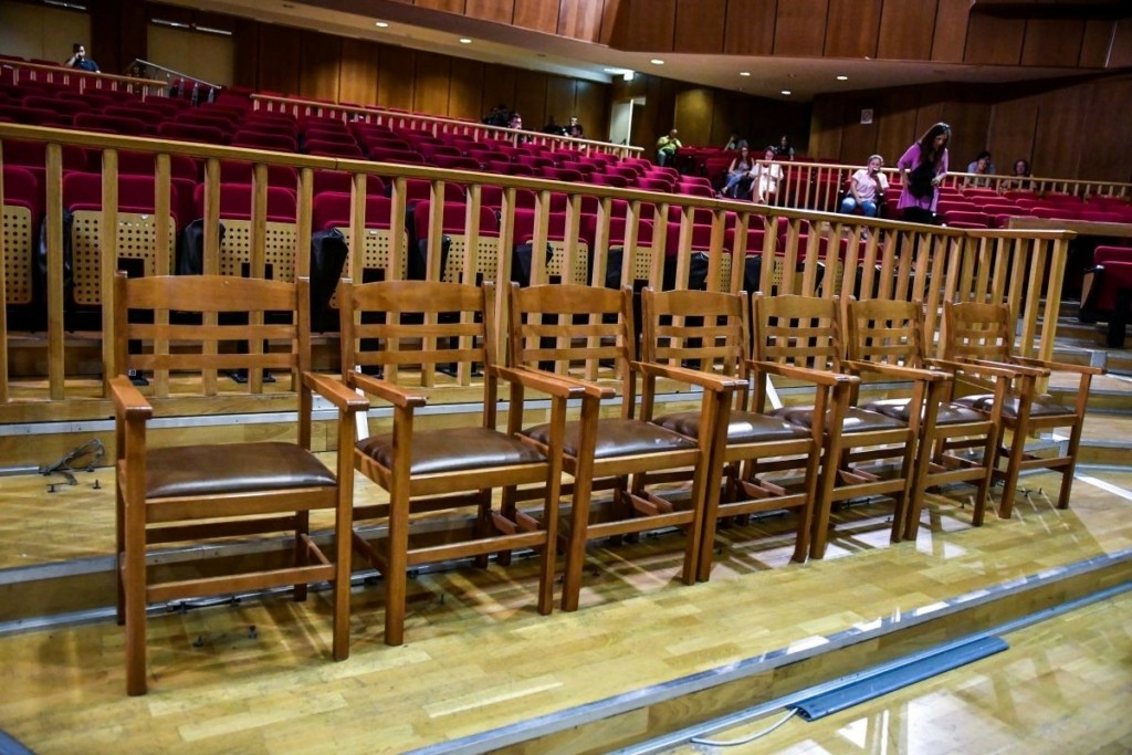 Ένοχο κρίθηκε το ζευγάρι που έκανε σεξ μπροστά σε όλο τον κόσμο σε κεντρικό σημείο του Ηρακλείου