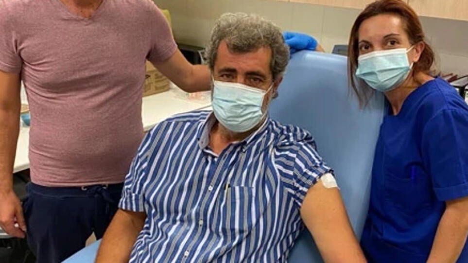 Το Twitter έδωσε ρέστα για τον εμβολιασμό του Πολάκη
