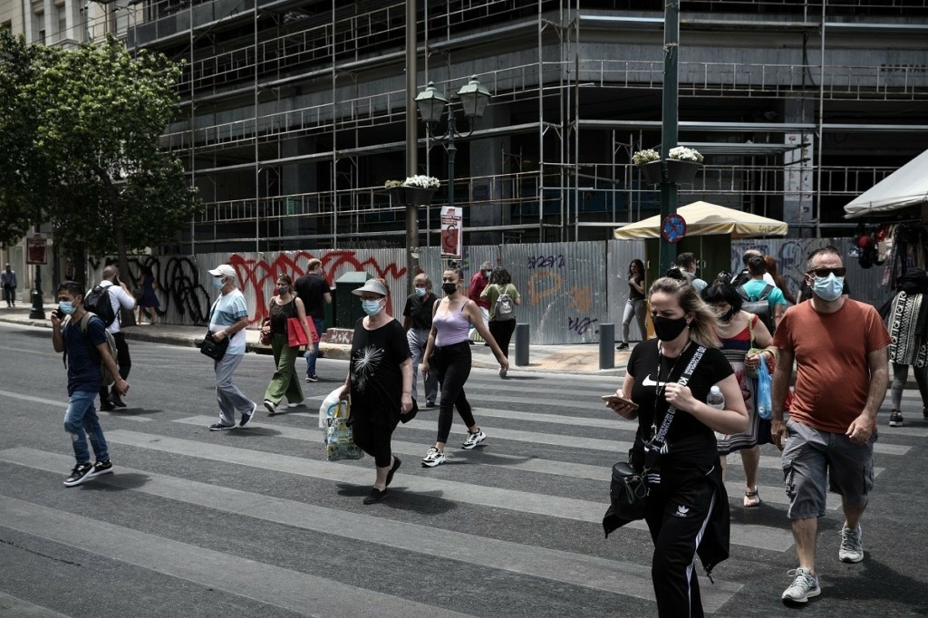 Κοντά στις 8.000 τα κρούσματα την Τρίτη – 61% η αύξηση του ιικού φορτίου στα λύματα της Αττικής (vid)