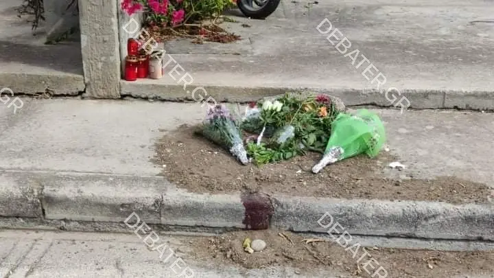 Συγκίνηση και θλίψη στο σημείο που δολοφονήθηκε η 32χρονη στη Ρόδο – Αφήνουν λουλούδια στη μνήμη της (pics&vid)