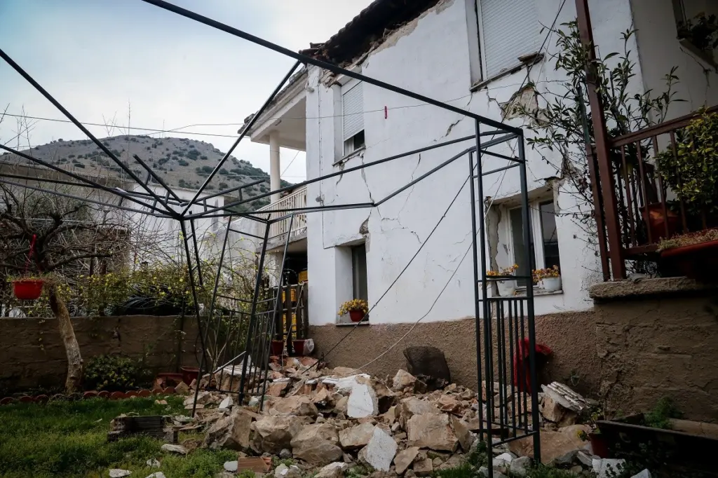 “Σύγκρουση” σεισμολόγων για το ρήγμα της Θήβας – Παρέμβαση εισαγγελέα ζήτησε ο Τσελέντης (vid)