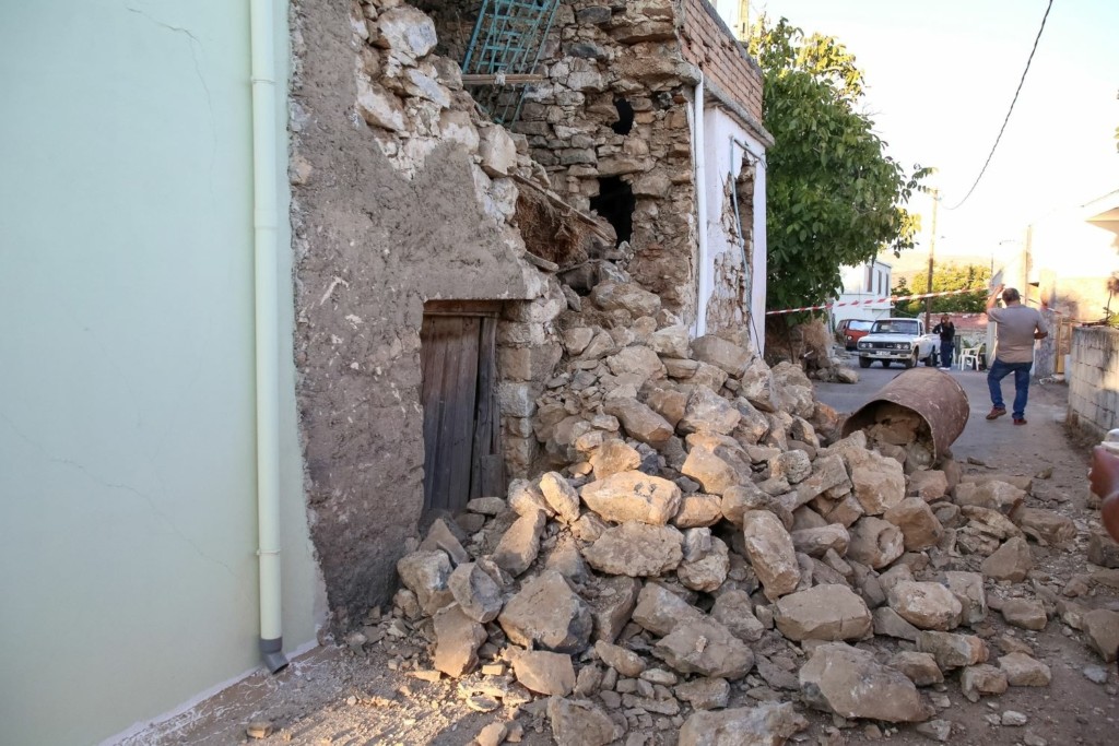 Άμεσα οι αποζημιώσεις για τους σεισμοπαθείς στην Κρήτη