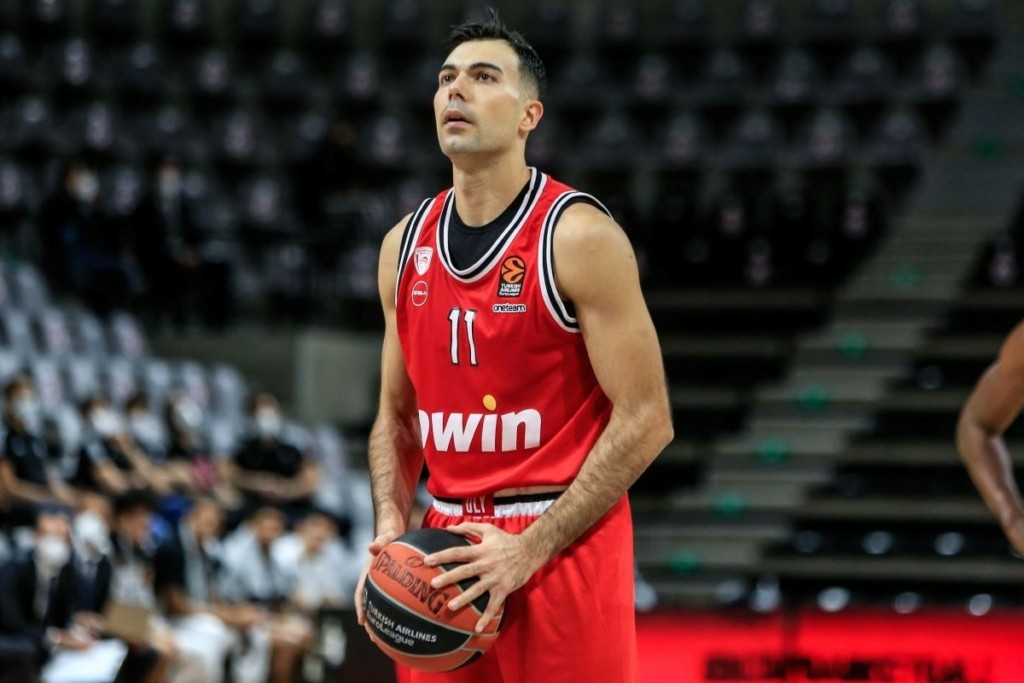 Μπαμπάς για πρώτη φορά έγινε ο Κώστας Σλούκας