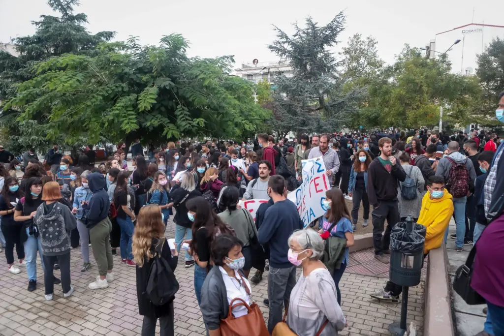 Στη Δικαιοσύνη οδηγήθηκαν όλοι οι συλληφθέντες για τα επεισόδια στη Σταυρούπολη