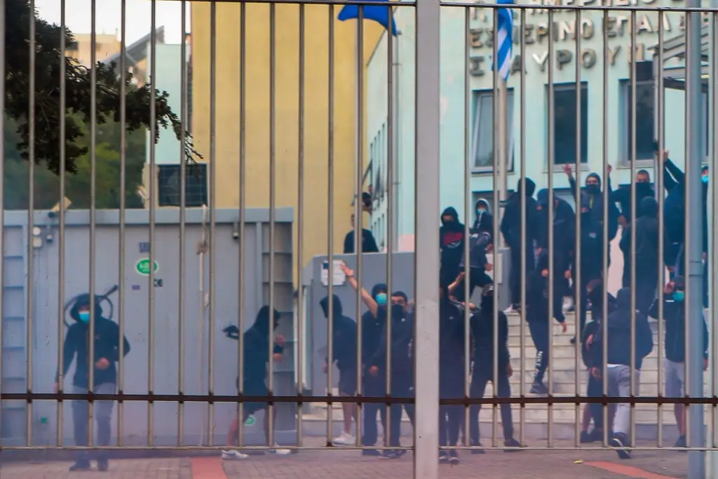 Ζέττα Μακρή για τα επεισόδια στη Σταυρούπολη – “Η Χρυσή Αυγή προσπάθησε να πιστωθεί την κατάσταση” (vid)