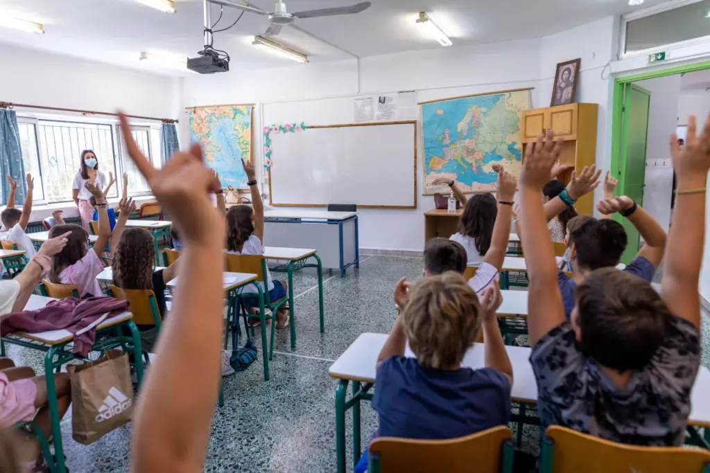 Σαρηγιάννης για κρούσματα σε παιδιά – “Έως και 74.000 έως το τέλος του χρόνου”