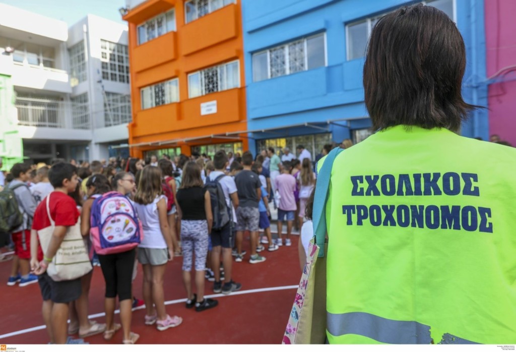 Αυτοκίνητο παρέσυρε σχολική τροχονόμο στη Θεσσαλονίκη