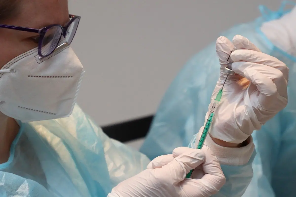 Άδεια επείγουσας χρήσης για το εμβόλιο της Novavax έδωσε ο Παγκόσμιος Οργανισμός Υγείας