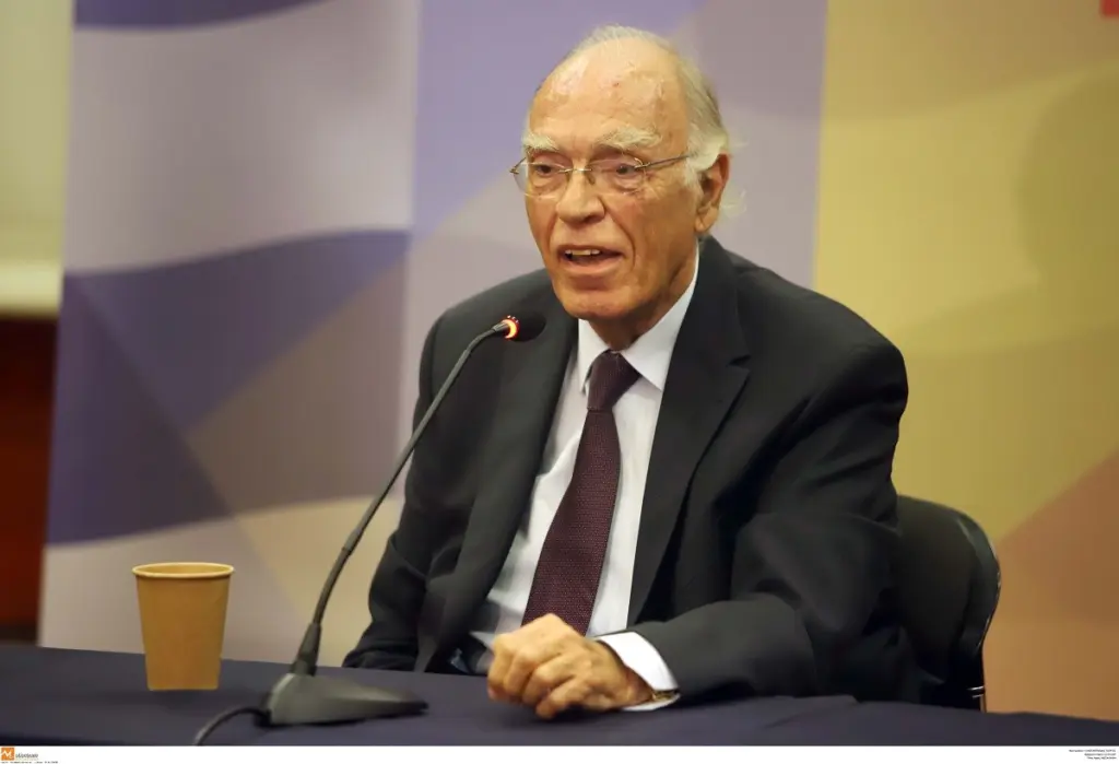 Διασωληνωμένος και σε κρίσιμη κατάσταση ο Βασίλης Λεβέντης – Η ανακοίνωση της Ένωσης Κεντρώων