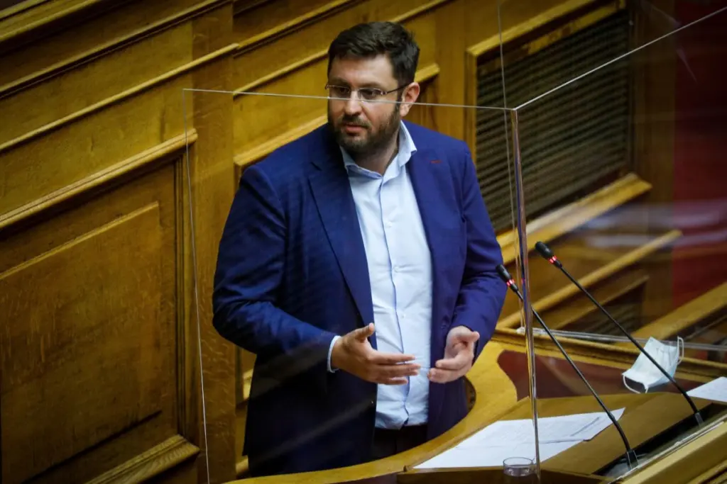 Ο “ιδιαίτερος” συλλογισμός του Ζαχαριάδη -“Εμβολιαστείτε να κάνουμε εκλογές να φύγει ο Μητσοτάκης”