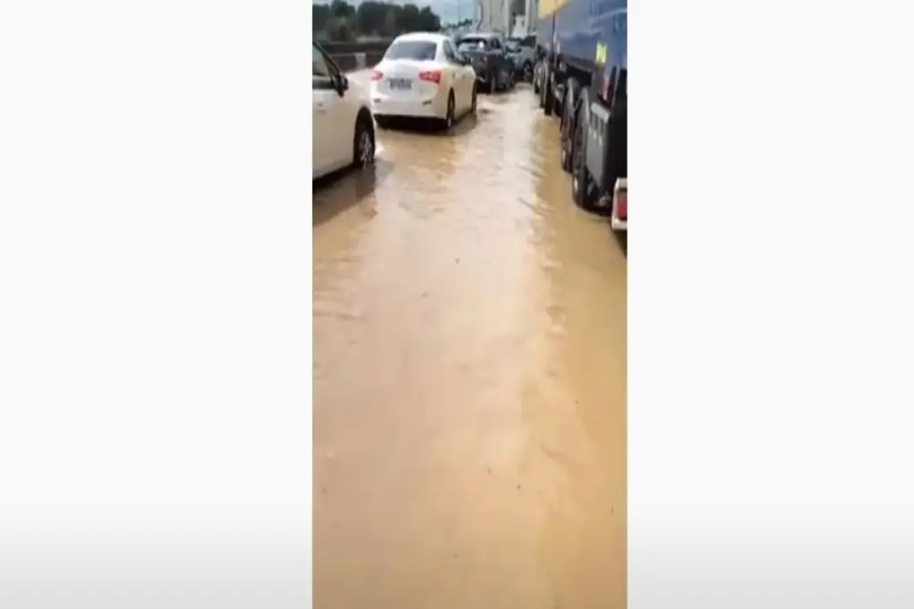 Αγνοούνται δυο άνθρωποι μετά τις πλημμύρες που πλήττουν τη Γαλλία