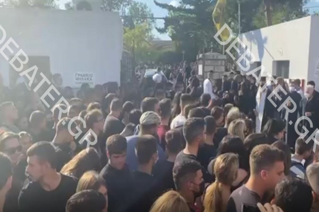 Με χειροκροτήματα αποχαιρέτισαν τον Mad Clip οι θαυμαστές του – Η μοτοπορεία προς τιμήν του (vids)