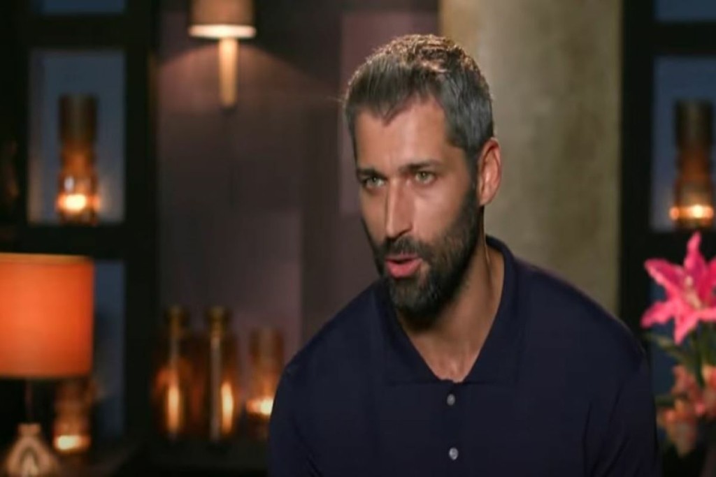 Ο Αλέξης Παππάς και τα κορίτσια του – Φέτα, σαξόφωνο και ο Αντώνης Ρέμος έκαναν την “εμφάνιση” τους στο κόκκινο χαλί του Bachelor (vids)