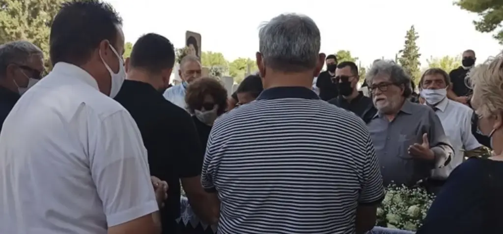 Τα σπαρακτικά λόγια της Μάγδας Φύσσα στην κηδεία του Ανδρέα Τζέλη – “Τους νίκησες Ανδρέα, τους νικήσαμε”  (pics&vid)