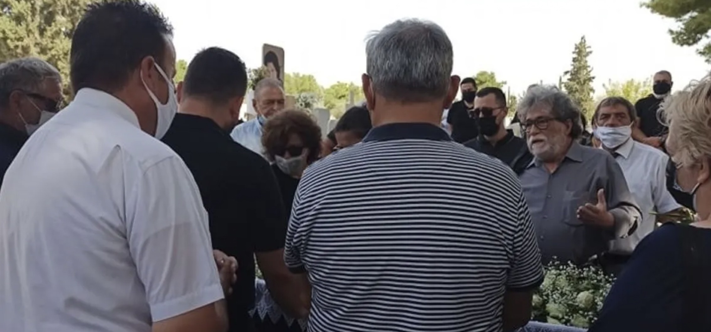 Τα σπαρακτικά λόγια της Μάγδας Φύσσα στην κηδεία του Ανδρέα Τζέλη – “Τους νίκησες Ανδρέα, τους νικήσαμε”  (pics&vid)