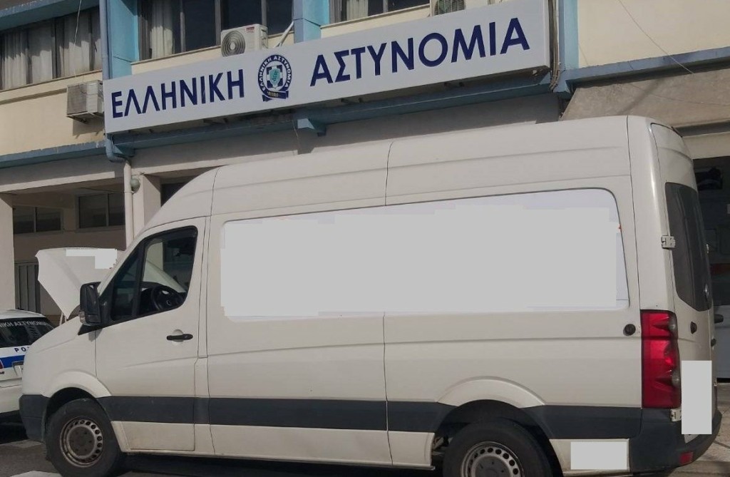 Καταδίωξη στην παραλία της Θεσπρωτίας – Έκρυβε εκατοντάδες κιλά ινδικής κάνναβης (pics)