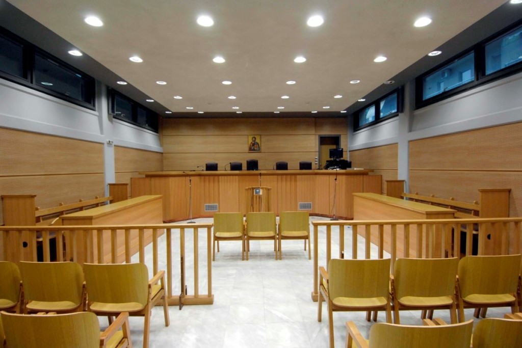 Έξαλλος ο γυναικολόγος που κατηγορείται για σεξουαλική παρενόχληση στη Θεσσαλονίκη – “Είναι ψεύτρες”