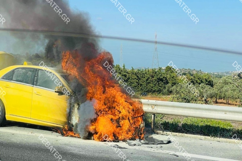 Φωτιά σε ταξί στην Αττική Οδό – Μαύρος καπνός “έπνιξε” τα αυτοκίνητα (pic)