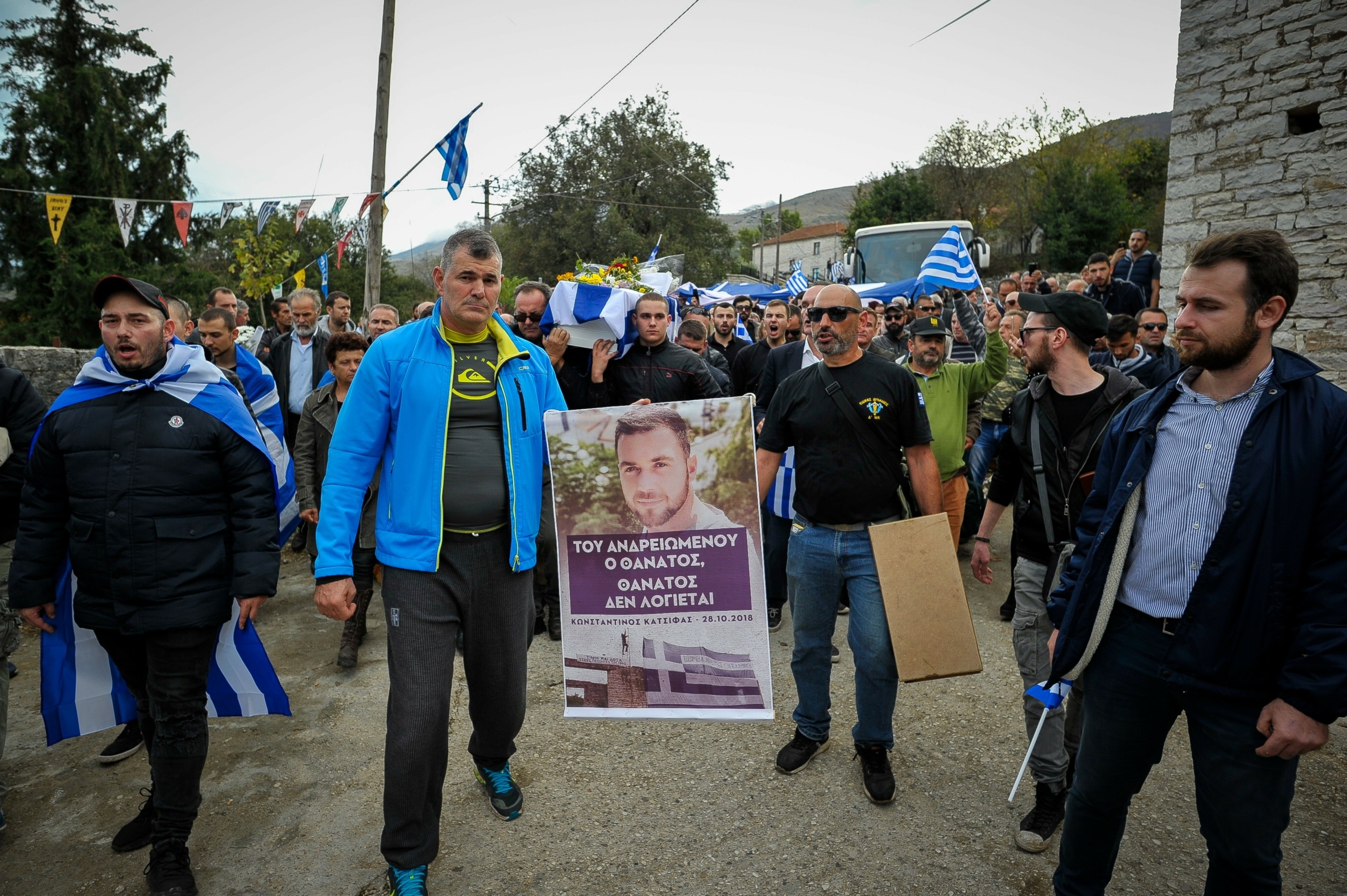 Συγκίνηση στο μνημόσυνο του Κωνσταντίνου Κατσίφα τρία χρόνια μετά την άνανδρη δολοφονία του (vid)