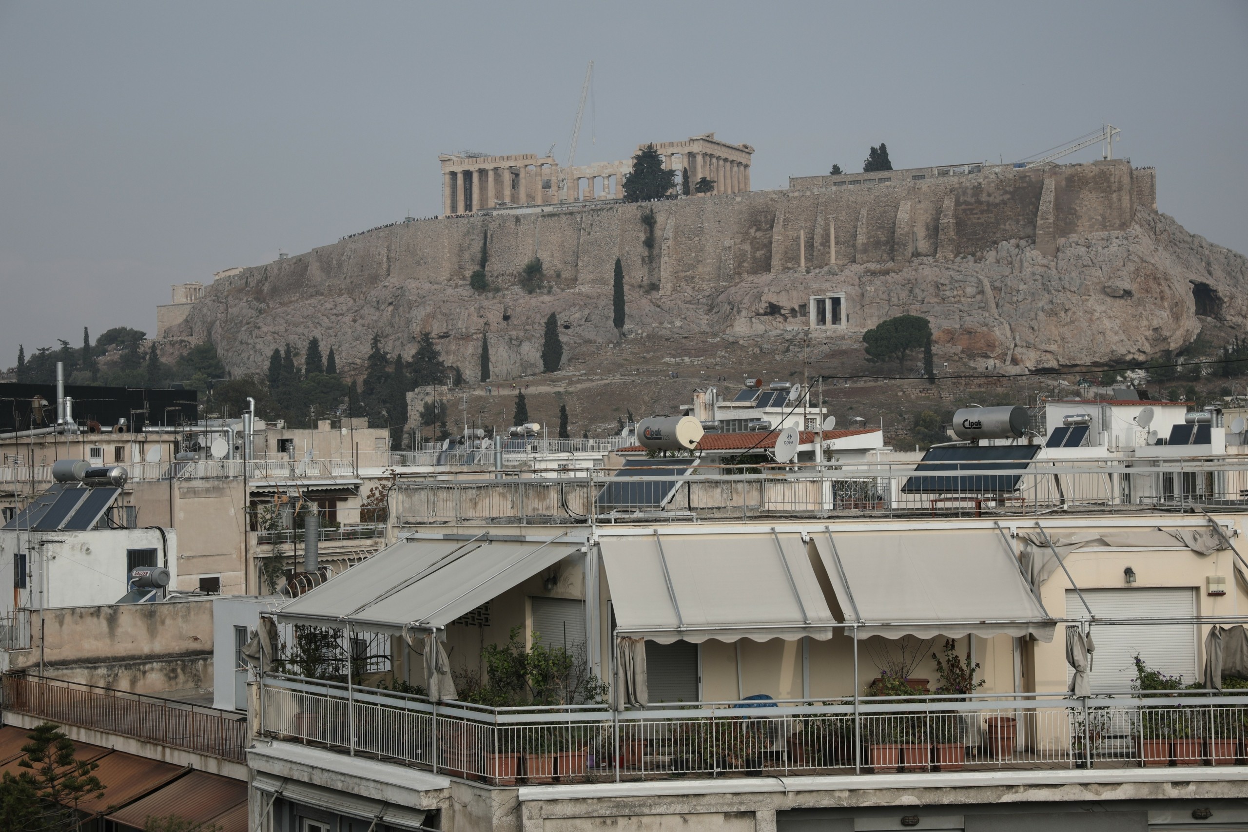 Αφορολόγητες από σήμερα γονικές παροχές και δωρεές μέχρι 800.000 ευρώ – Έρχεται και επίδομα φυσικού αερίου