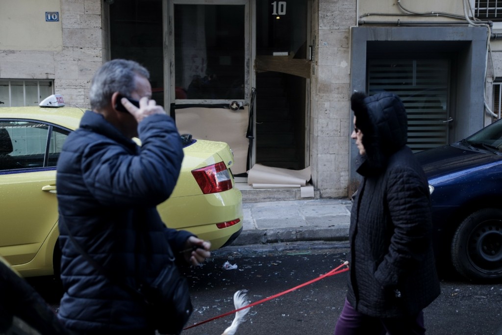 Χειροπέδες σε διαρρήκτες με “ειδικότητα” να παραβιάζουν θωρακισμένες πόρτες – Η “λεία” τους έφτανε τα 128.000 ευρώ