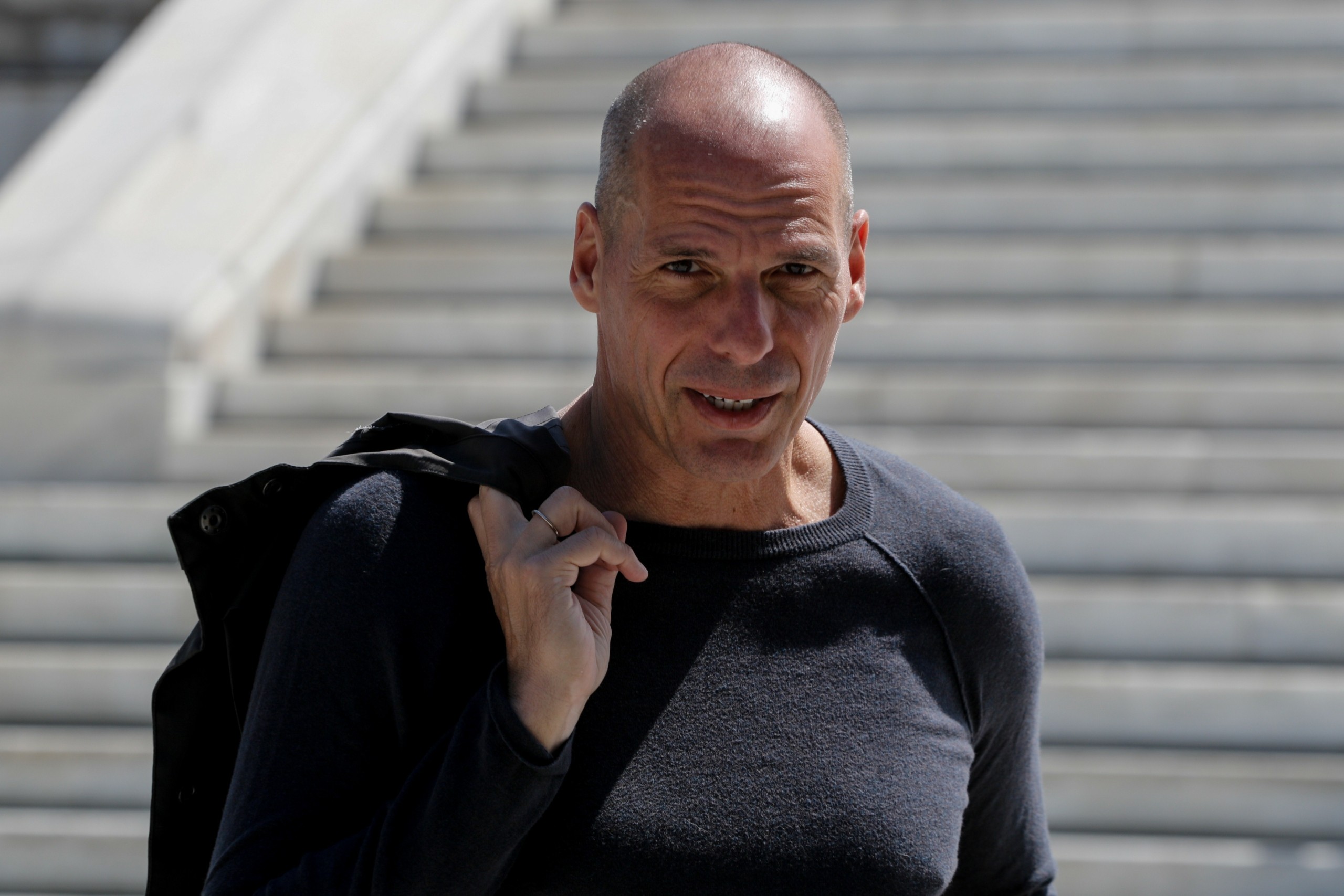 “Φτερά” έκανε μυστηριωδώς το σκάφος του Γιάννη Βαρουφάκη στην Αίγινα