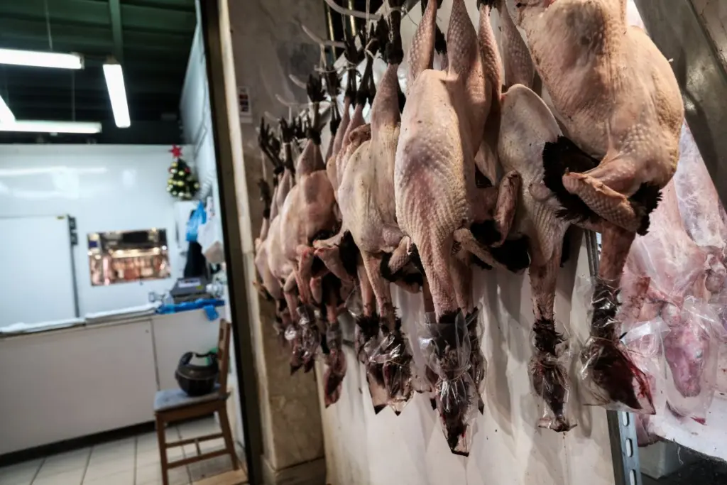 Νέα τροπή στον ξυλοδαρμό έξω από κρεοπωλείο στο Ηράκλειο – “Με είπε μαϊμούνι και τον έδιωξα” (vid)