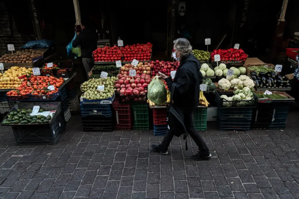 “Ροκανίζεται” το εισόδημα των νοικοκυριών με τις ανατιμήσεις στα βασικά είδη διατροφής – “Εκτόξευση” στο φυσικό αέριο