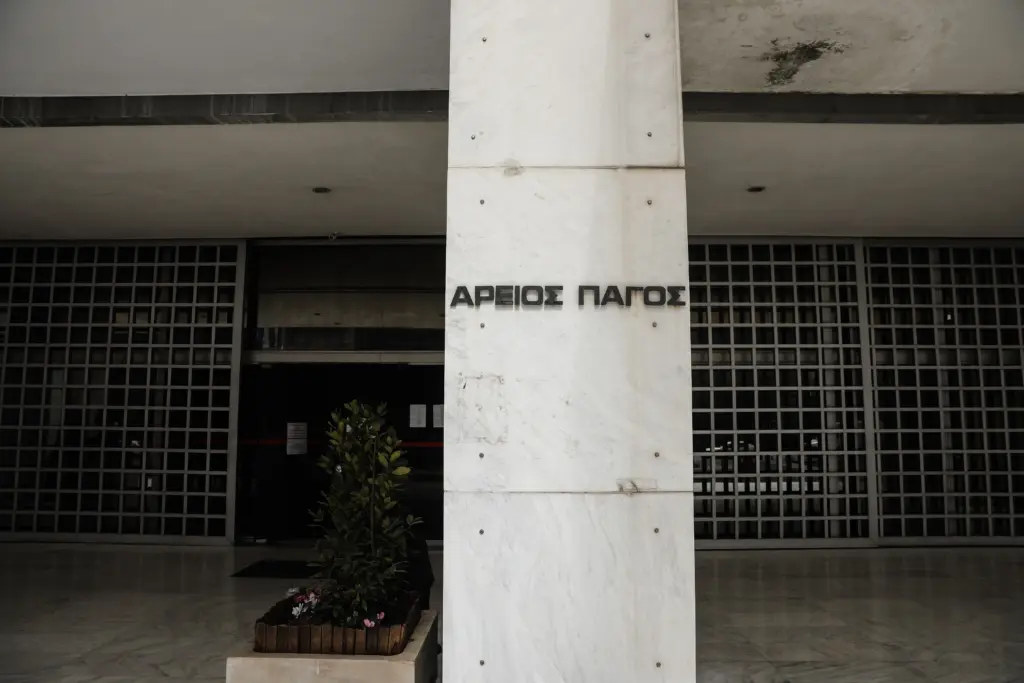 “Κόφτης” από τον Άρειο Πάγο για μείωση της ποινής στον αρχιφύλακα των ΜΑΤ που έπνιξε την 7χρονη κόρη του