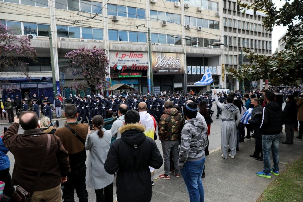 “Όχι” της Παγώνη στις μαθητικές παρελάσεις – “Είμαστε σε δύσκολη φάση”