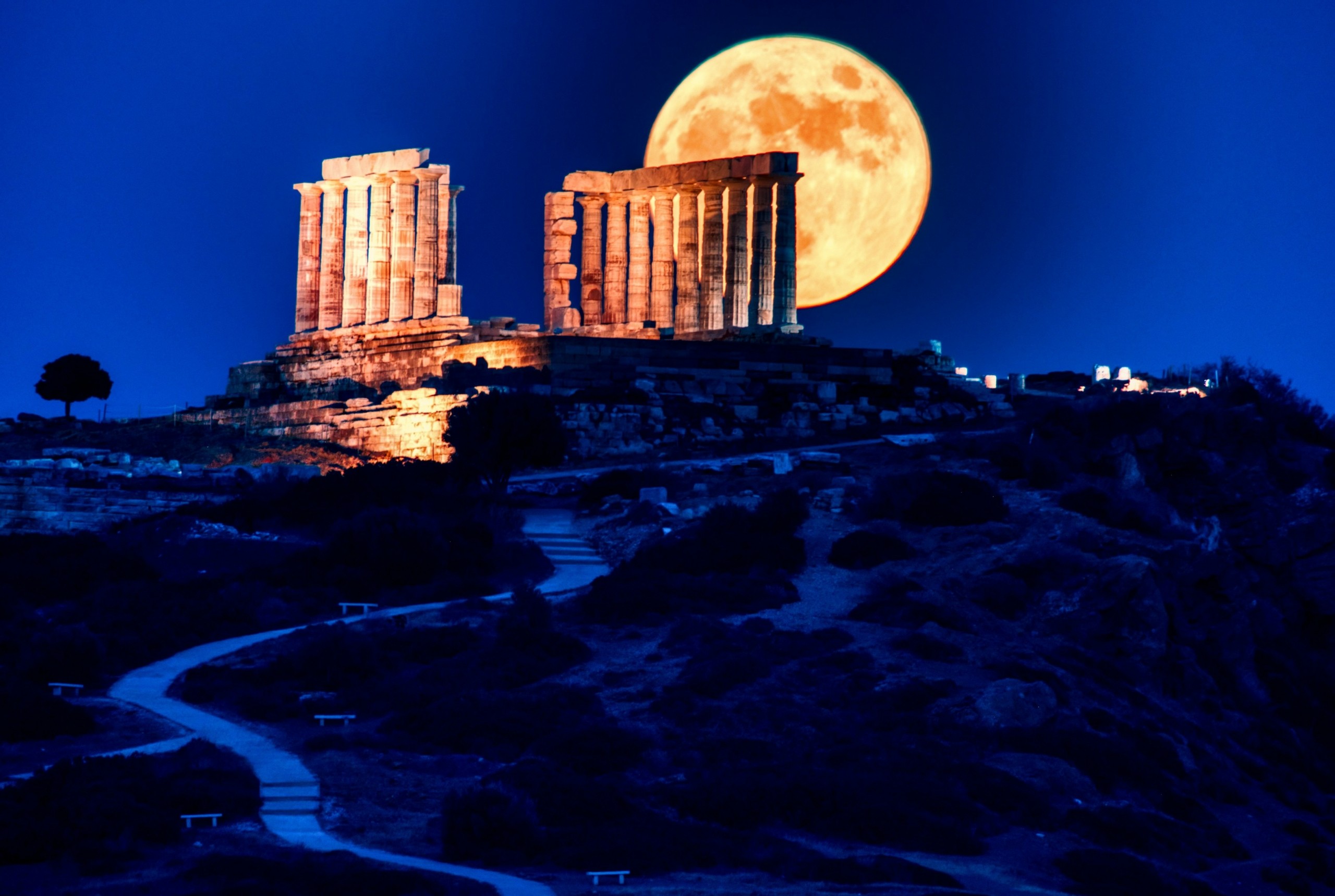 Πανσέληνος, βροχές από πεφταστέρια και ένα ουράνιο “τρίο” τον Οκτώβριο στον ουρανό
