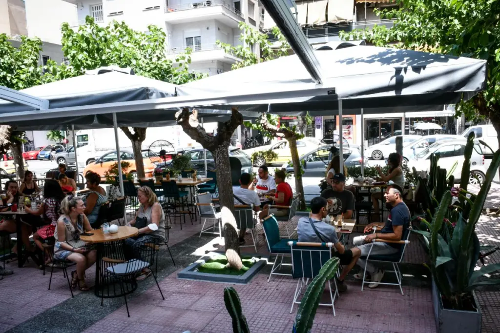 Ο χάρτης της διασποράς για την Κυριακή – Πόσα κρούσματα καταγράφονται σε Αττική και Θεσσαλονίκη