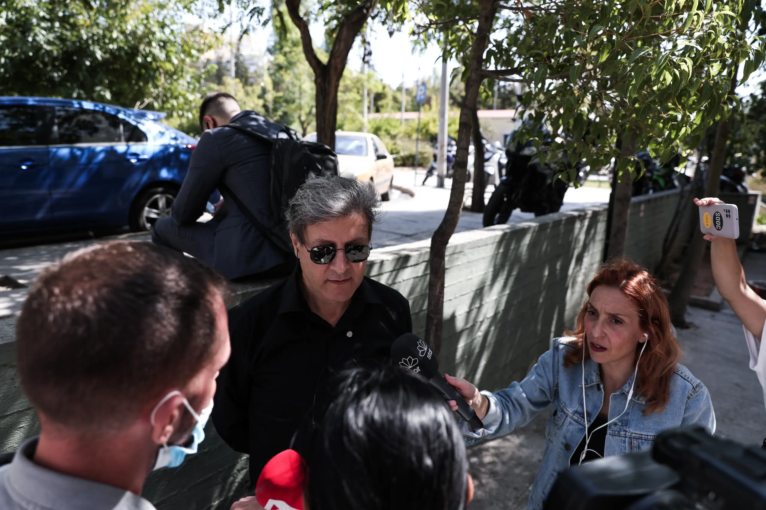 “Είμαι σίγουρος ότι είμαι γιος του Μίκη, θα τελειώσει όλo αυτό” – Συγγνώμη από τους φίλους του μουσικοσυνθέτη ζήτησε ο Νίκος Κουρής