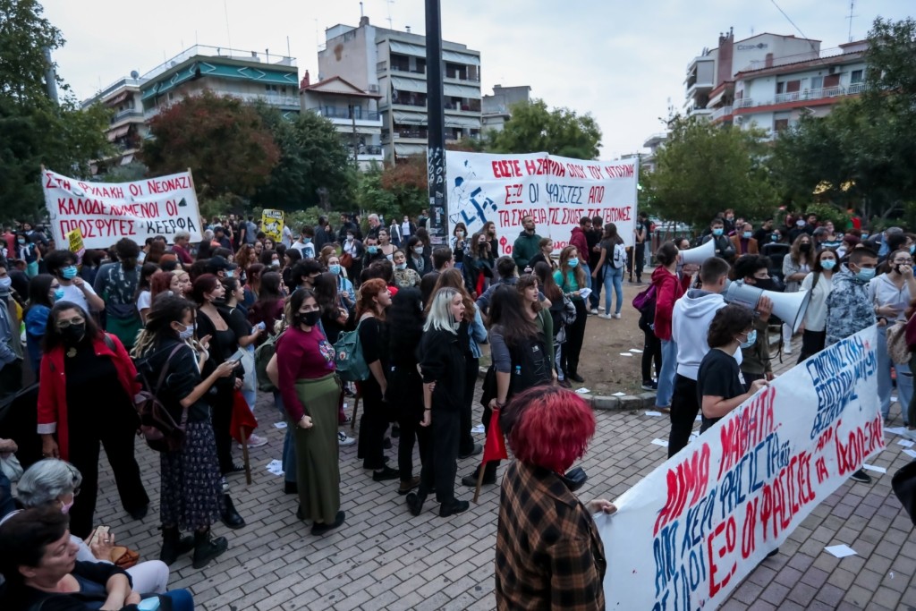 Νέα ένταση έξω από το ΕΠΑΛ Σταυρούπολης – Κλούβες και αστυνομικοί έξω από το σχολείο (pics&vid)