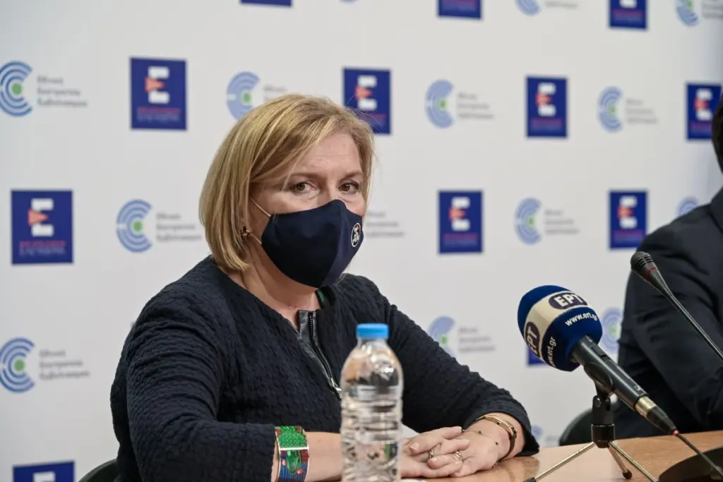 Προτροπή της Μίνας Γκάγκα να εμβολιαστούν όλοι οι πολίτες – “Πρέπει να προλάβουμε τους θανάτους”