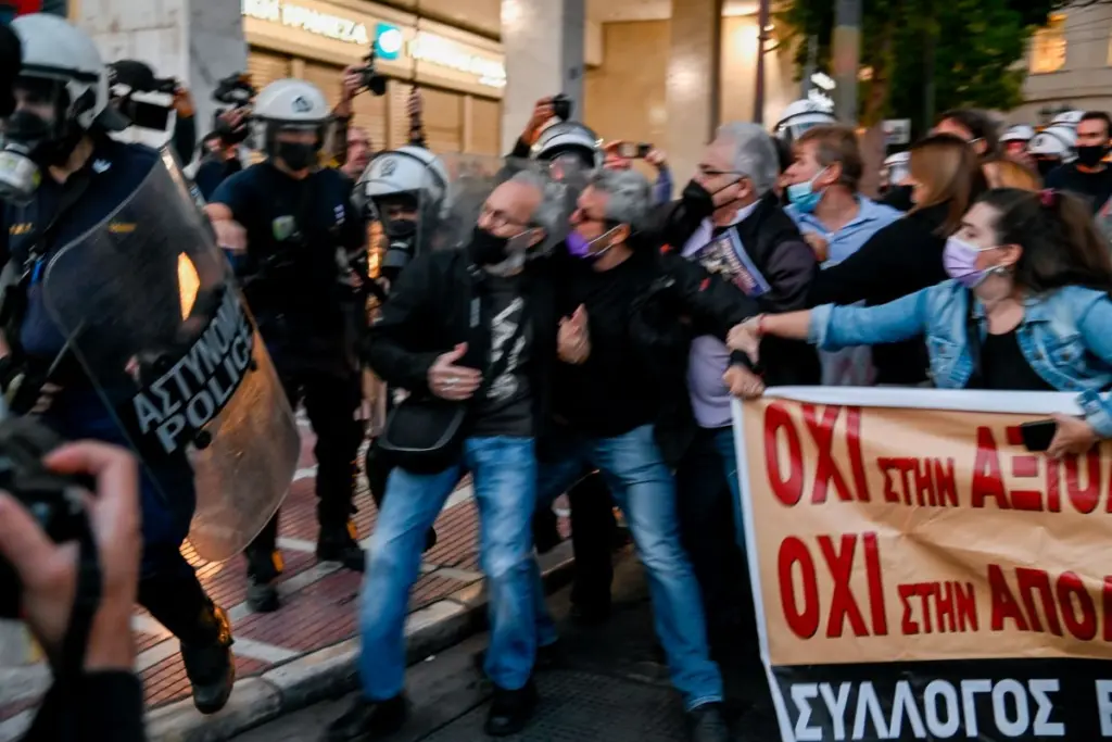 Η ανακοίνωση της ΕΛΑΣ για τα επεισόδια στο πανεκπαιδευτικό συλλαλητήριο