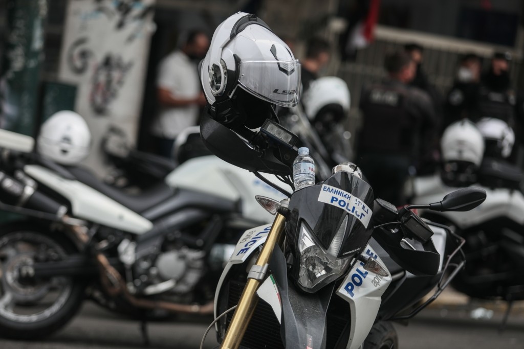 Καταδίωξη 4 Ρομα στο Φάληρο – Επιχείρησαν να μπουν σε σπίτι (vid)