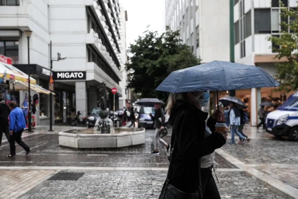 Σε κλοιό κακοκαιρίας η χώρα – Ο Σάκης Αρναούτογλου προειδοποιεί για έντονα φαινόμενα την Τετάρτη