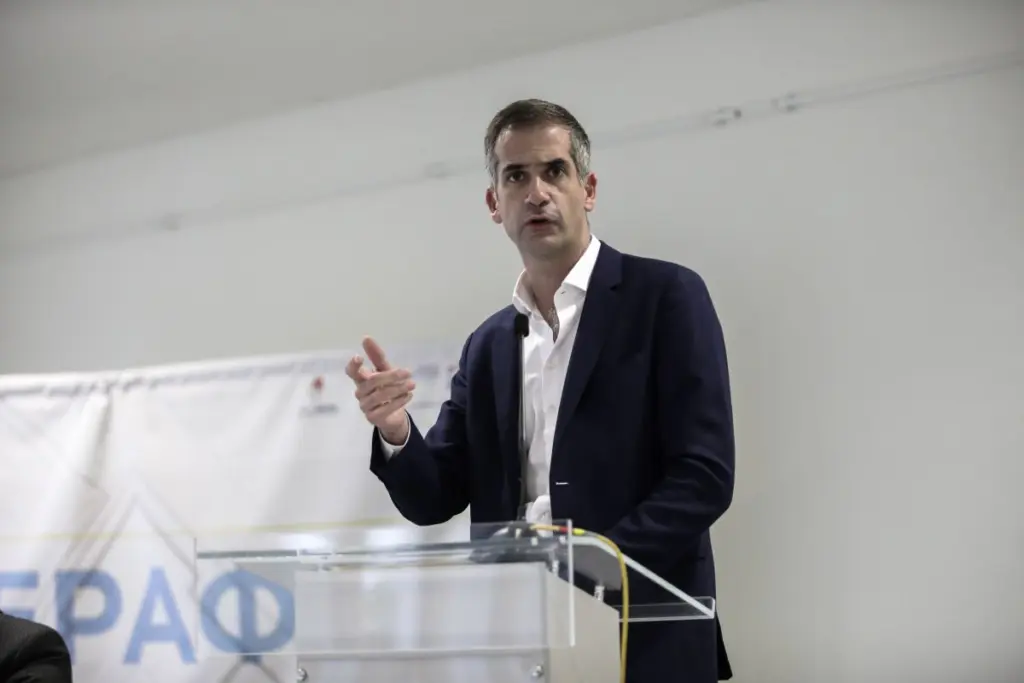 Η απάντηση “φωτιά” του Μπακογιάννη στον Κύρτσο