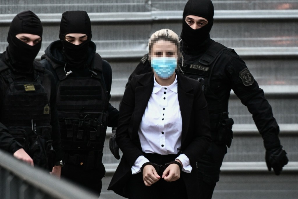 Ψυχρή και αλαζονική η Έφη Κακαράντζουλα στη φυλακή – Πέρασε από Πειθαρχικό (vid)