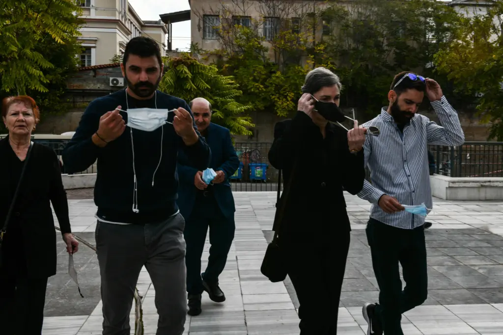 Με αιτήματα για μεγαλύτερη αίθουσα ξεκίνησε η δίκη για τον Ζακ Κωστόπουλο – Απών ο κοσμηματοπώλης (pics)