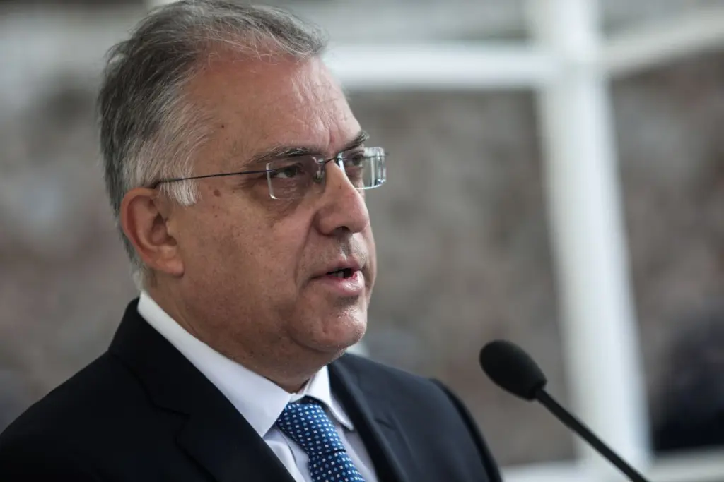 Τάκης Θεοδωρικάκος – Επισκέφτηκε τους κρατούμενους αστυνομικούς στη ΓΑΔΑ – Μίλησε και με τον πατέρα του 20χρονου