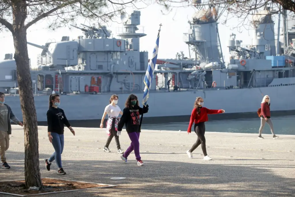 Χωρίς παρέλαση και το Μέτσοβο – Τα κρούσματα έφεραν το “τέλος”